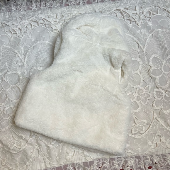 Calvin Klein Jeans Adorable White Faux Vest Girls 24 mo. - Picture 2 of 4